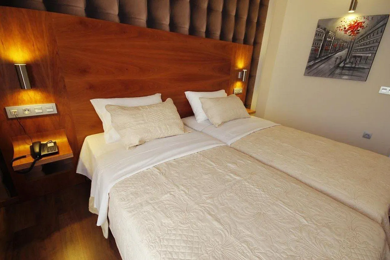 Hotel Villa Erina By Bossh مانيلفا